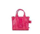 Bolso bandolera Marc Jacobs The Shiny Crinkle Micro Tote de piel color magenta