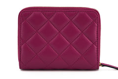 Cartera elegante de piel acolchada morada de Versace