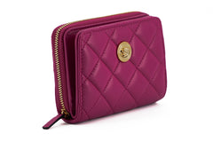 Cartera elegante de piel acolchada morada de Versace