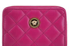 Cartera elegante de piel acolchada morada de Versace