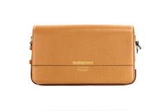 Bolso de mano Burberry Grace pequeño de piel lisa color nuez moscada con solapa y bandolera