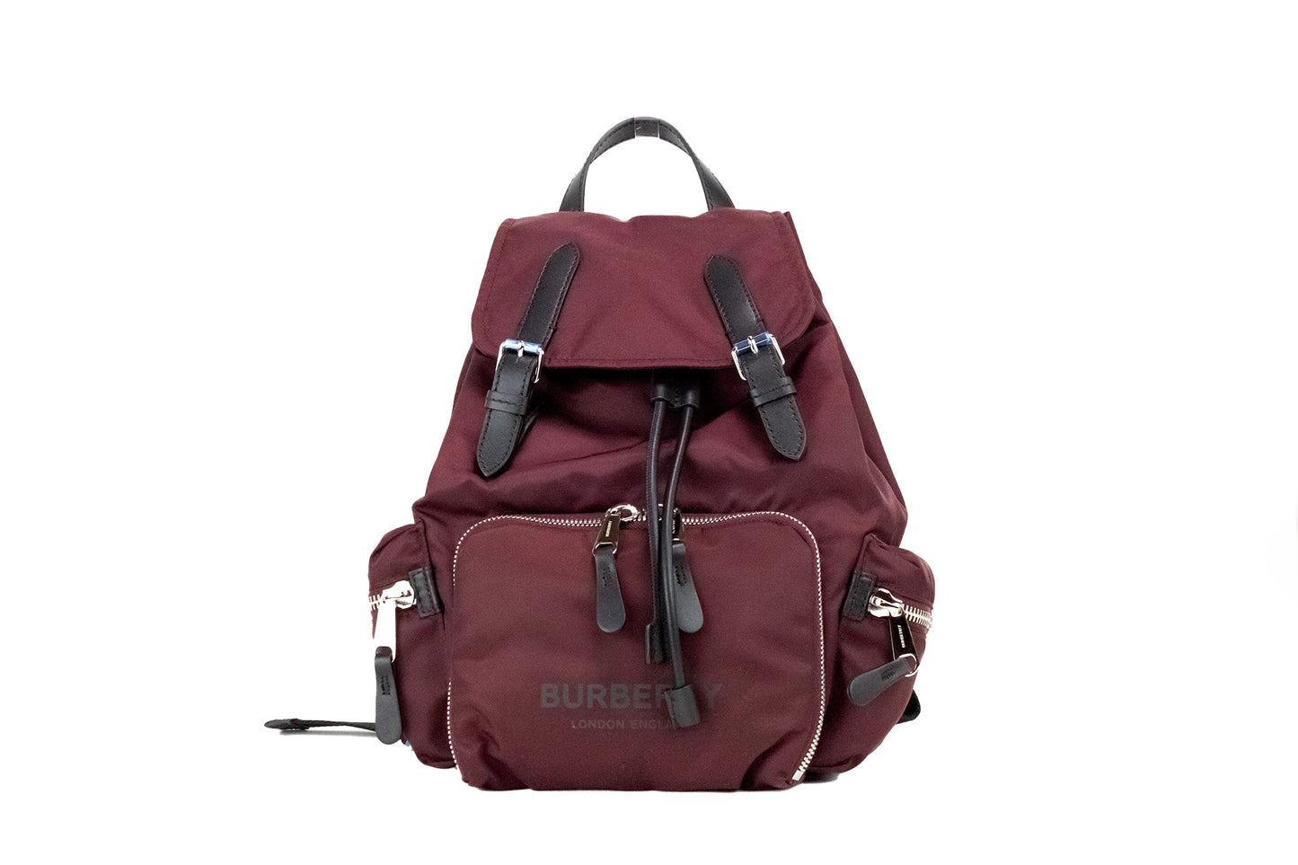 Mochila Burberry mediana de nailon Econyl color burdeos con cordón ajustable