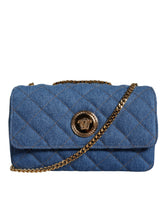 Bolso bandolera de piel vaquera acolchada azul de Versace
