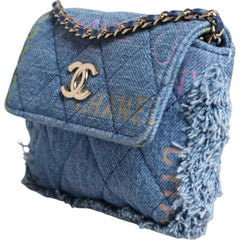 Bolso de hombro con flecos y micrologotipo estampado con solapa Mood Denim de Chanel