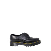 Zapatos Oxford y Derby de cuero negro de Dr. Martens
