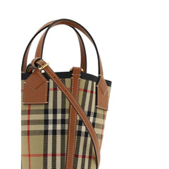 Bolso estilo cubo Burberry London