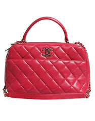 Bolso de piel de cordero con cadena CC y sello rosa de Chanel