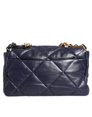 Bolso de hombro grande de piel azul con cadena acolchada de Chanel