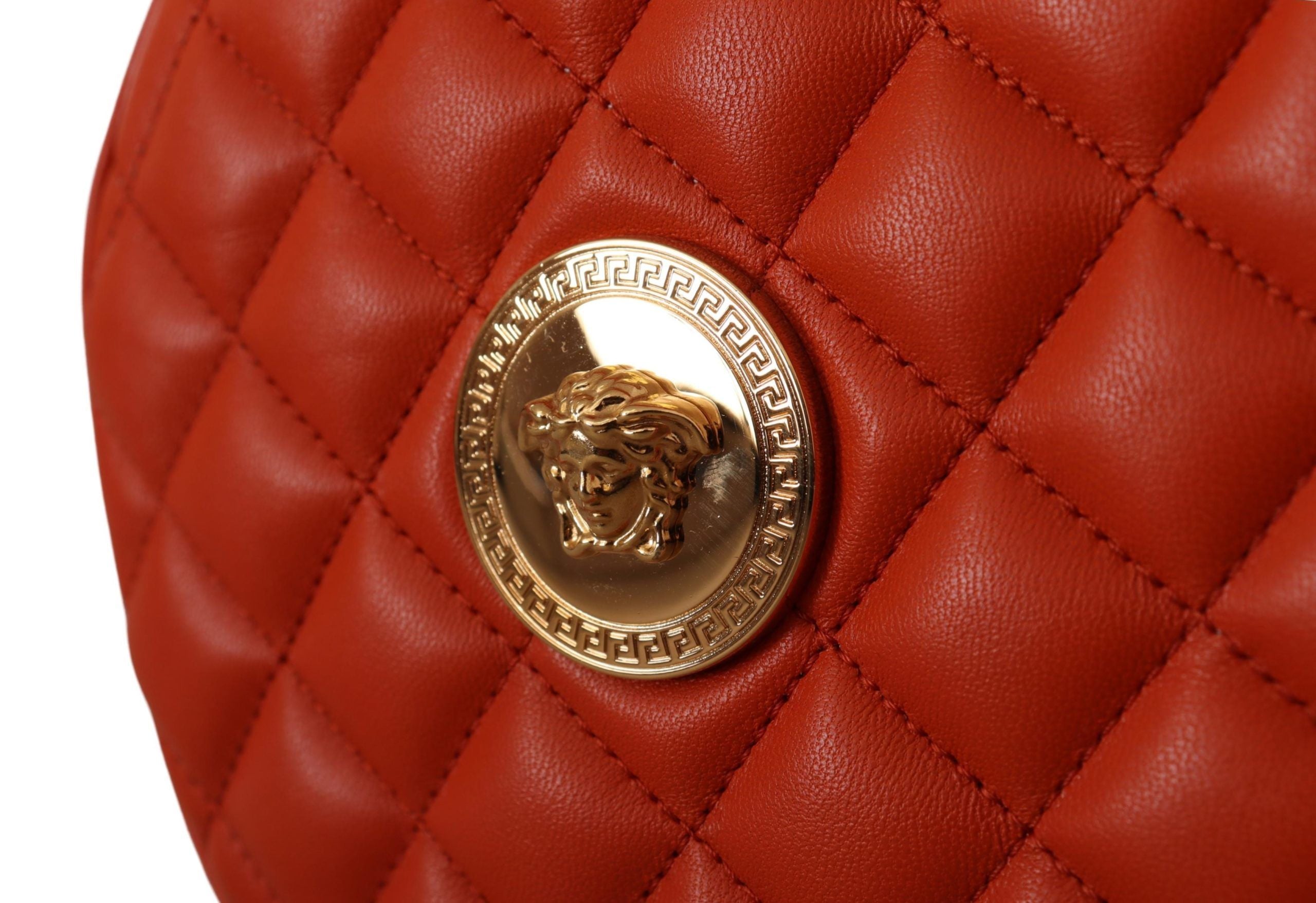Bolso bandolera elegante de piel napa redondo de Versace