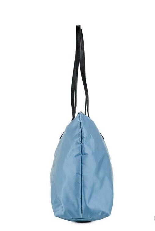 Bolso tote mediano Portuna Medusa de Versace en piel de nailon azul aciano