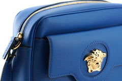 Elegante bolso Versace de piel de becerro azul para cámara
