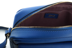 Elegante bolso Versace de piel de becerro azul para cámara