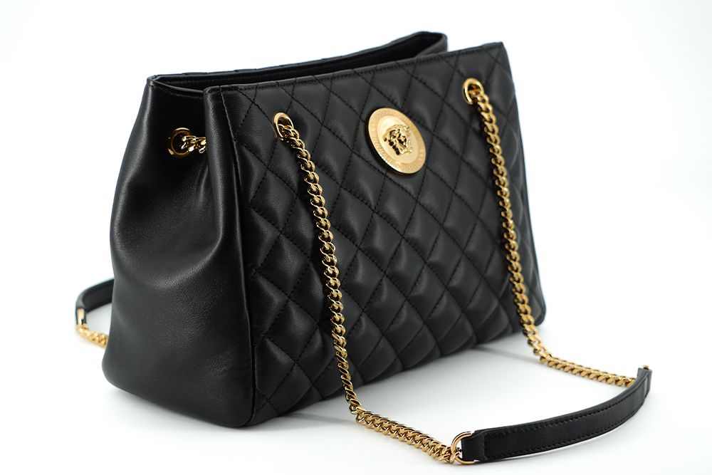 Elegante bolso tote de piel napa acolchada de Versace