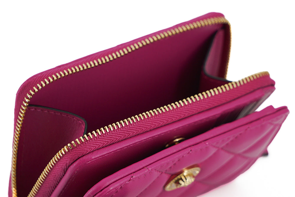 Cartera elegante de piel acolchada morada de Versace