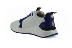 Zapatillas elegantes de cuero azul y blanco de Versace