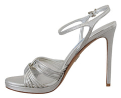 Sandalias elegantes de tacón de aguja plateado de Prada