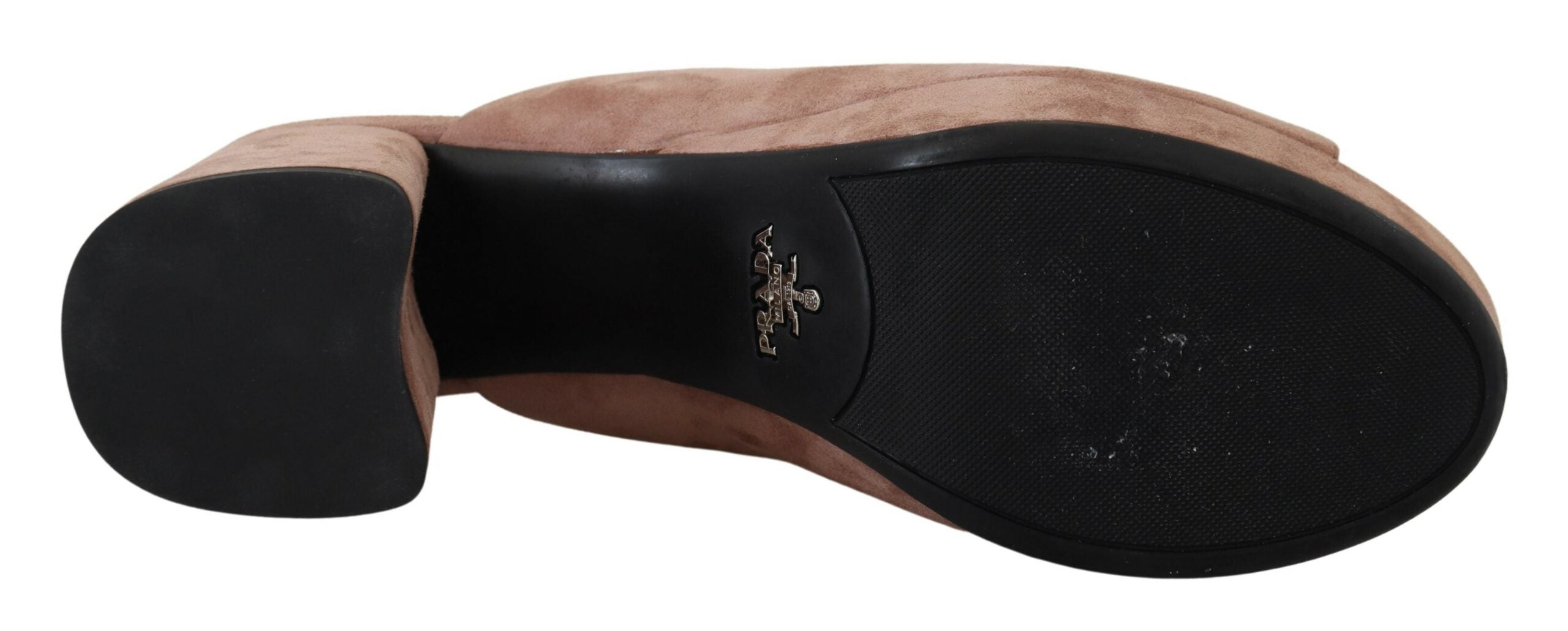 Elegantes tacones de ante rosa oscuro de Prada