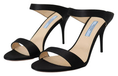 Zapatos de tacón elegantes de cuero negro de Prada