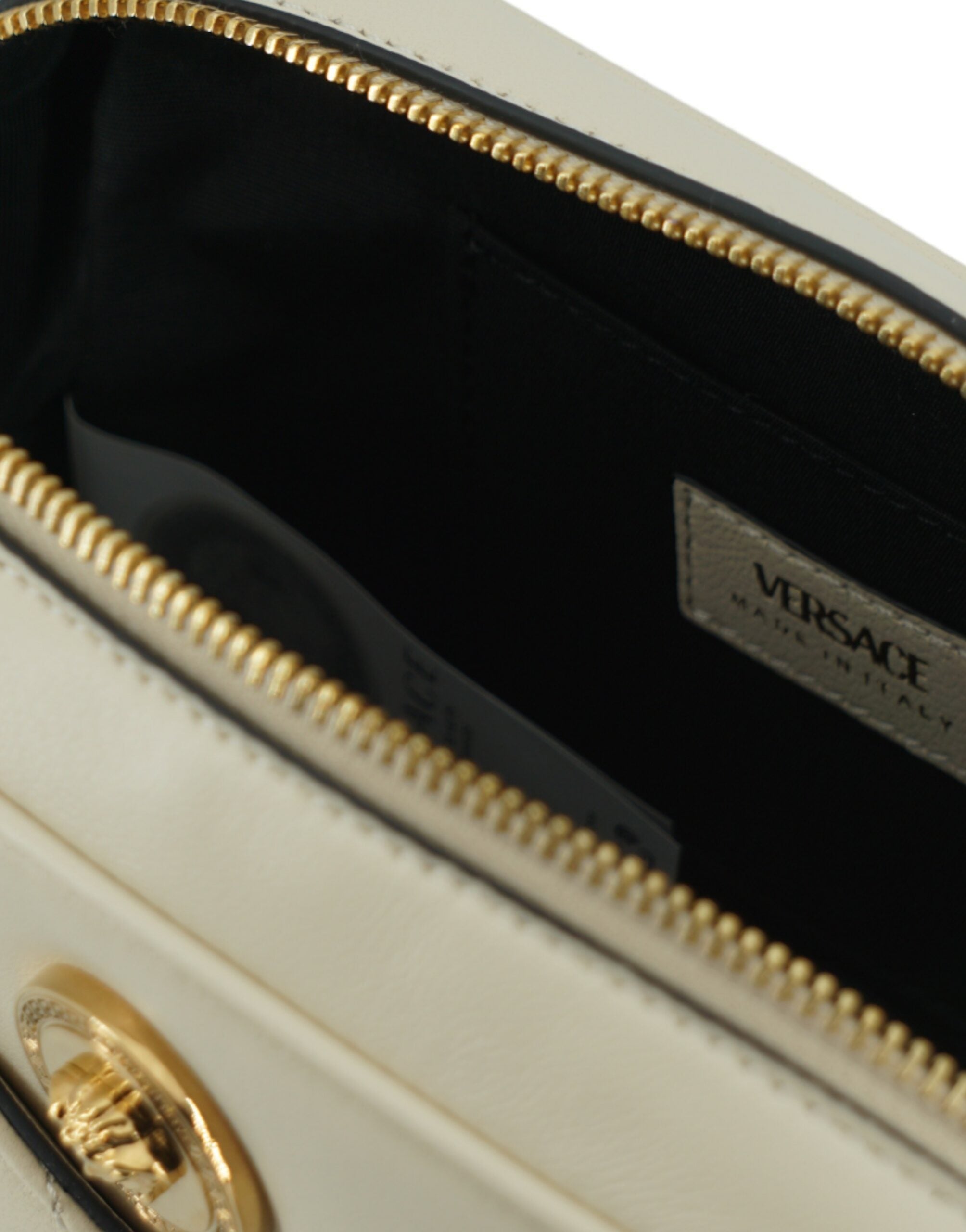Elegante bolso para cámara de piel de cordero blanca de Versace