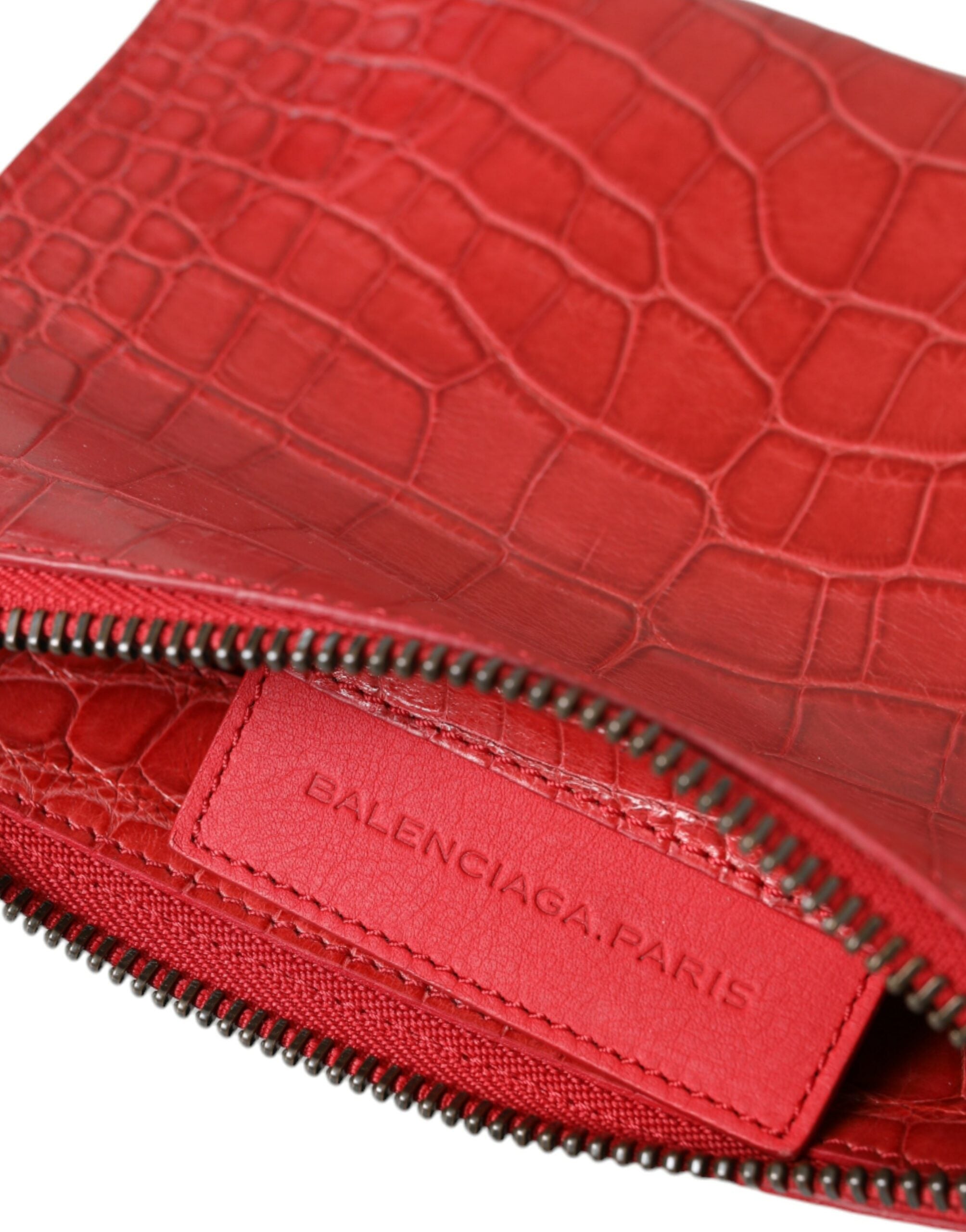 Clutch Balenciaga de piel de aligátor roja exótica
