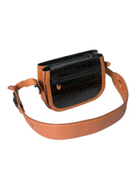 Elegante bolso para cámara de piel de cocodrilo de Balenciaga