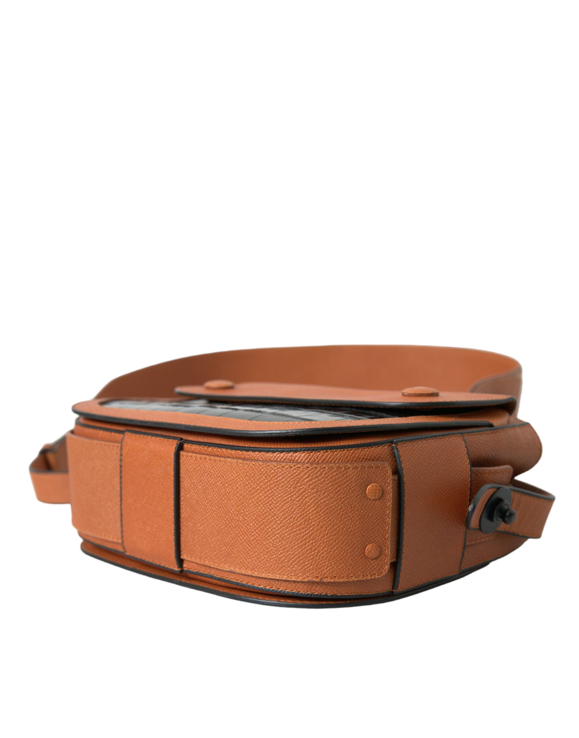 Elegante bolso para cámara de piel de cocodrilo de Balenciaga