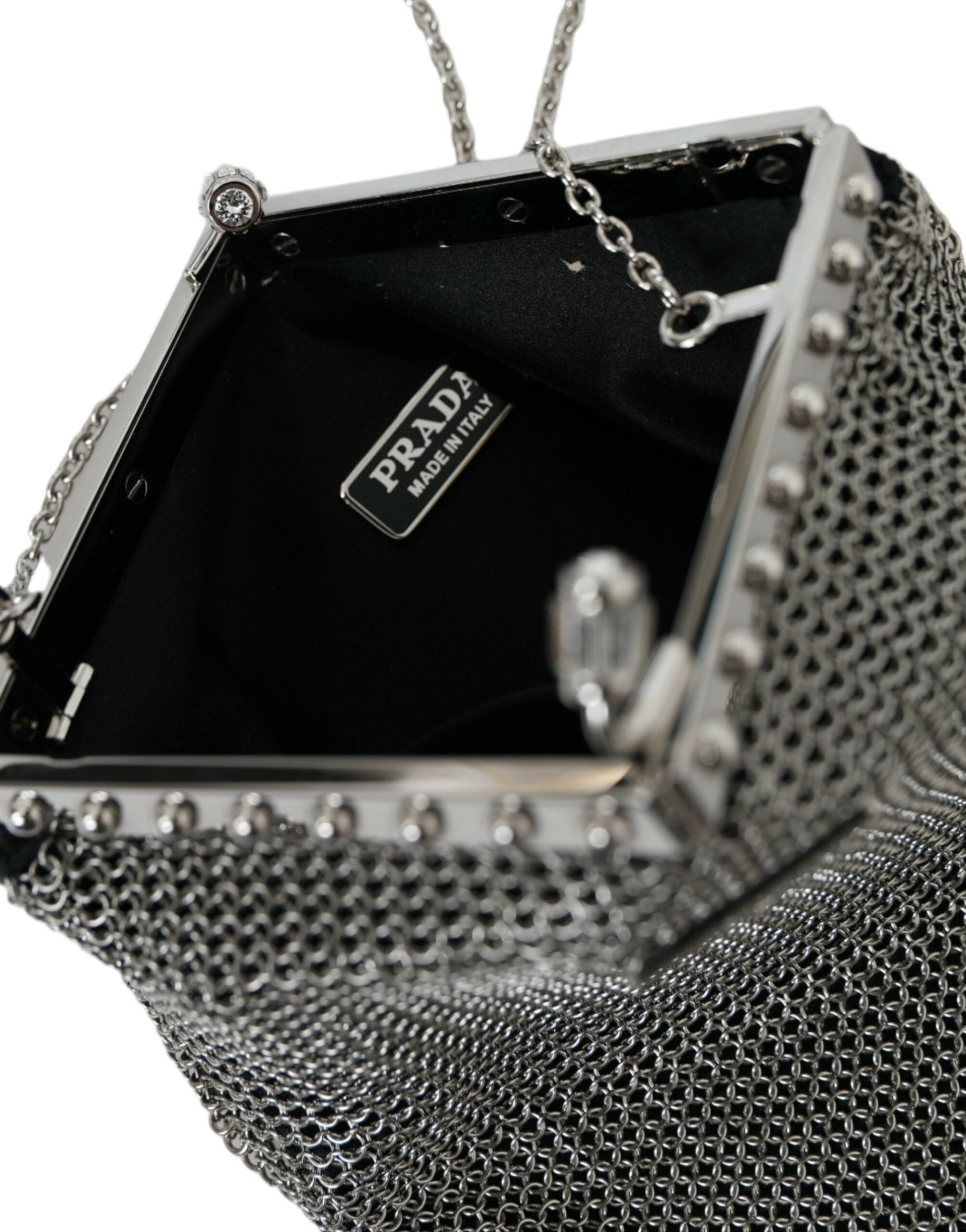 Elegante bolso de noche Prada de malla plateada con hombro