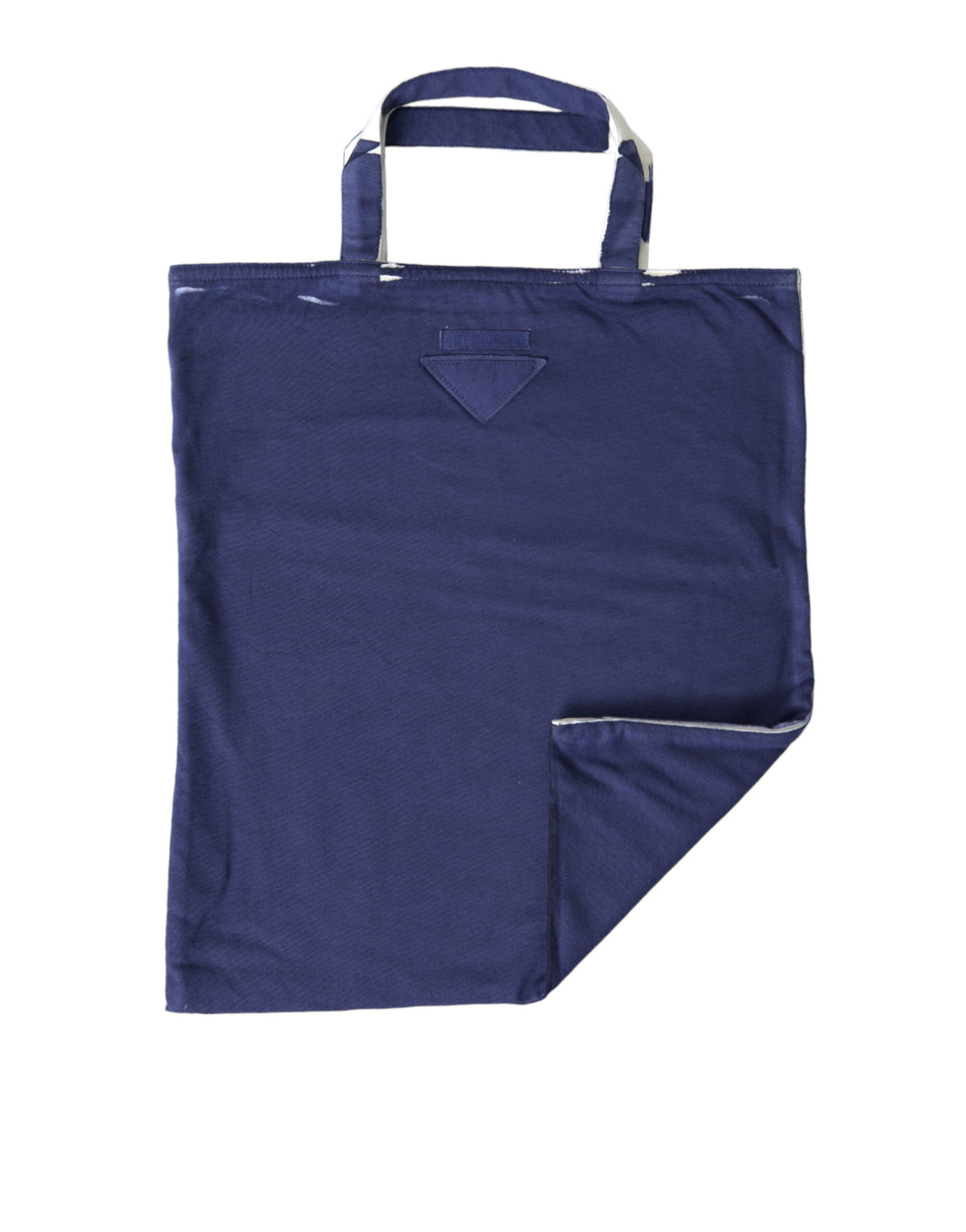 Elegante bolso tote azul de Prada para salidas elegantes