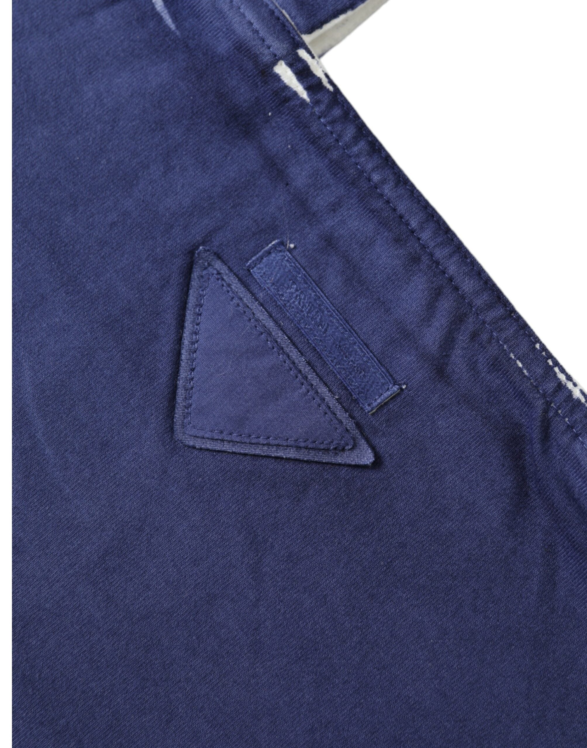 Elegante bolso tote azul de Prada para salidas elegantes