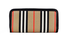Cartera continental Burberry Ellerby de lona con rayas icónicas de cuero negro y cremallera alrededor