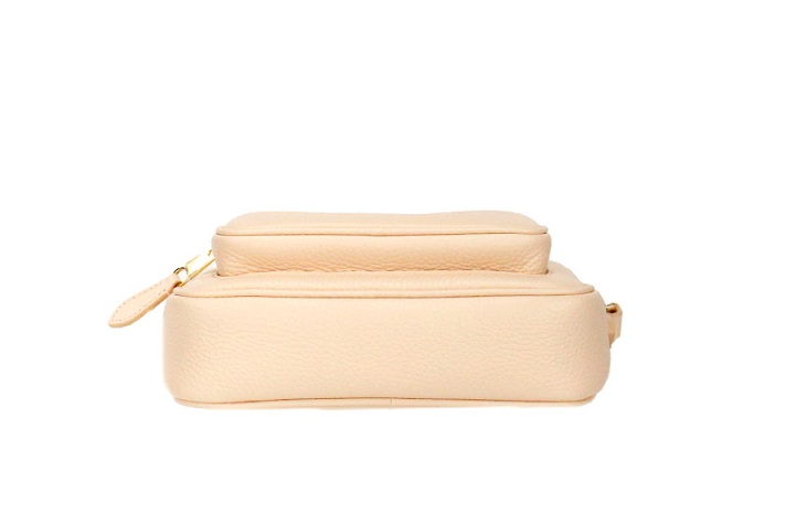 Bolso bandolera pequeño para cámara de piel granulada en color rosa melocotón de la marca Burberry