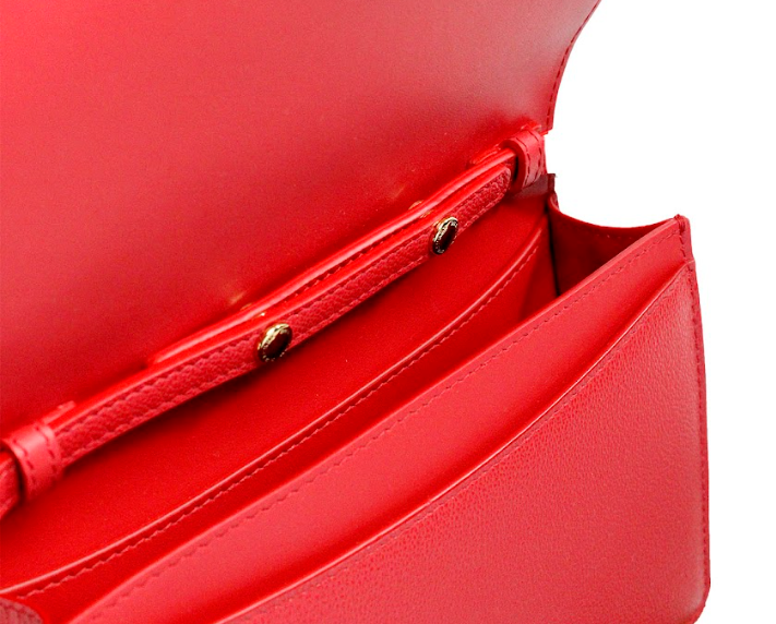 Bolso bandolera pequeño de piel lisa con logotipo grabado en rojo Hampshire de Burberry