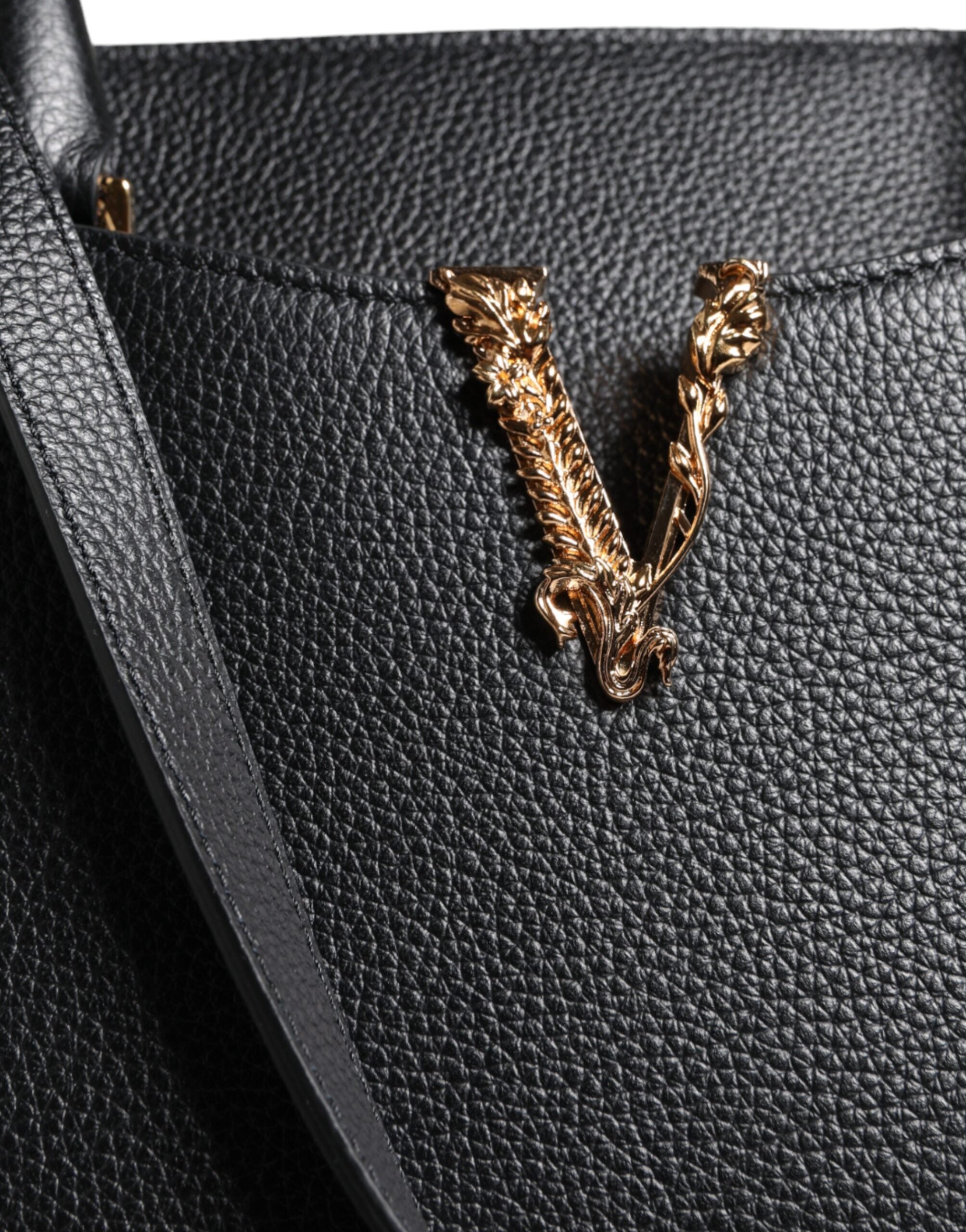 Bolso bandolera Versace pequeño de piel negra con asa superior