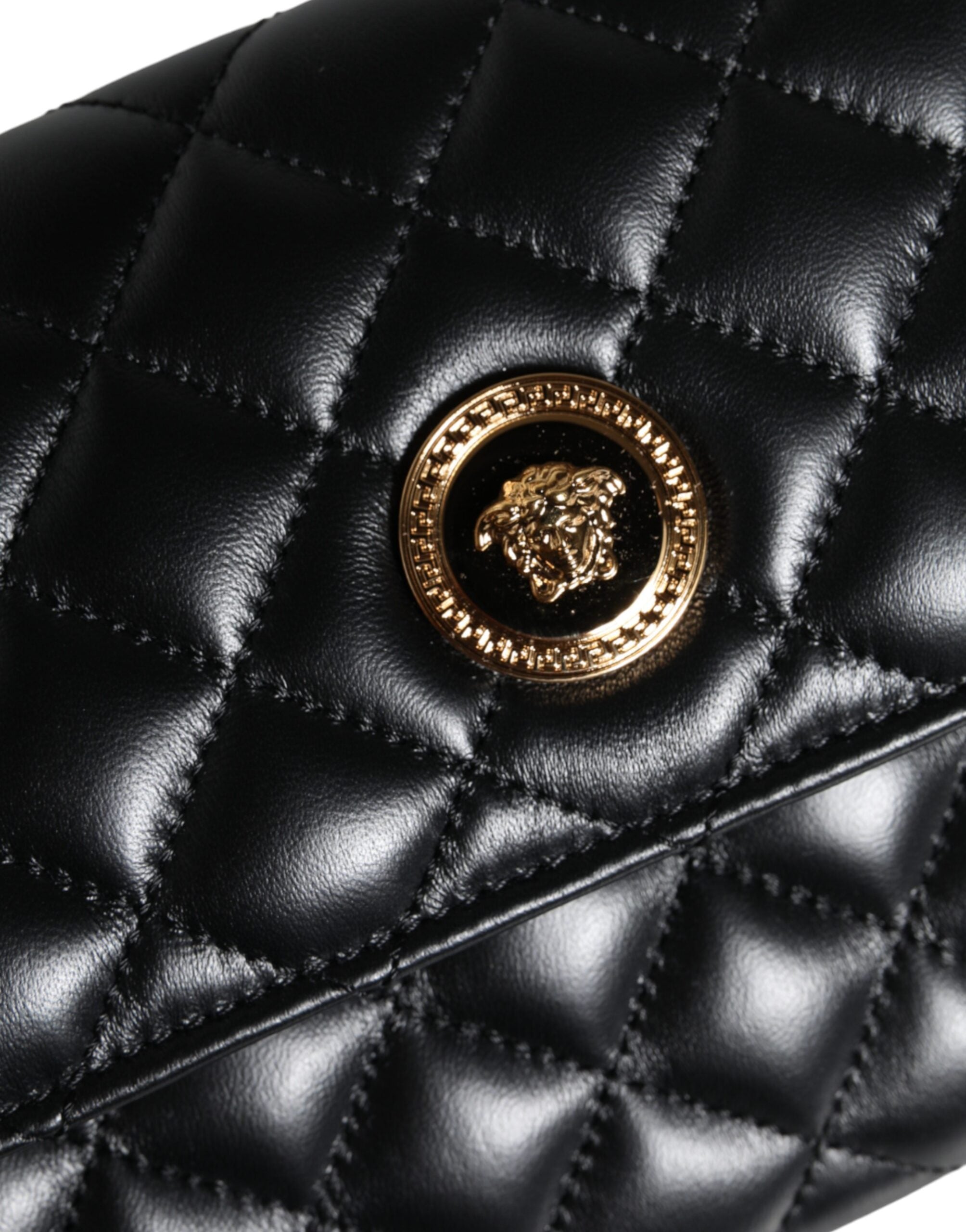 Bolso bandolera Versace de piel napa acolchada negra