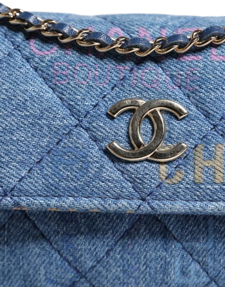 Bolso de hombro con flecos y micrologotipo estampado con solapa Mood Denim de Chanel