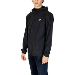 Chaqueta de poliéster reciclado negra de New Balance
