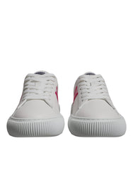 Zapatillas Versace de caña baja con plataforma y estampado de Greca en blanco y rosa