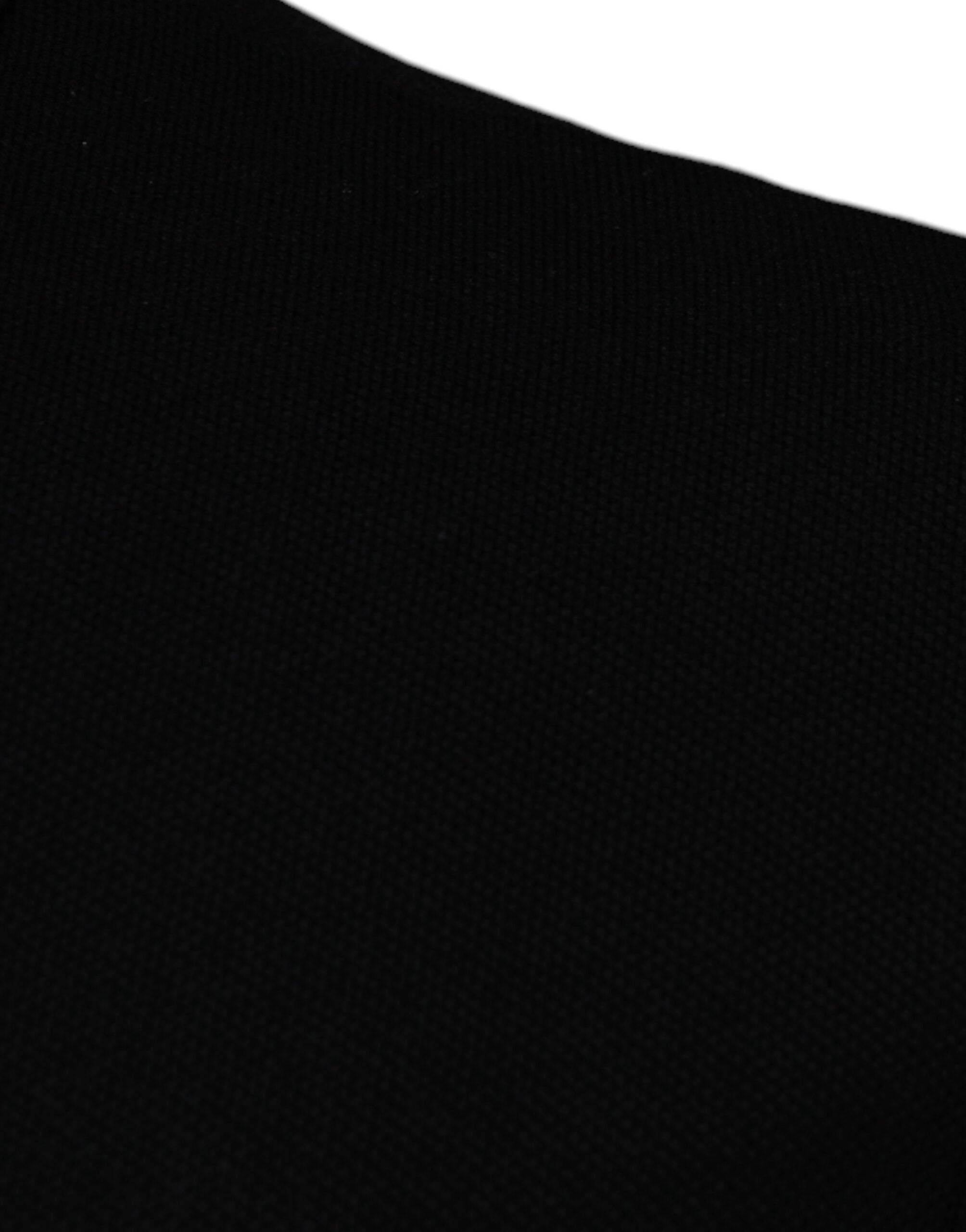 Polo de manga corta con cuello de viscosa negra de Versace