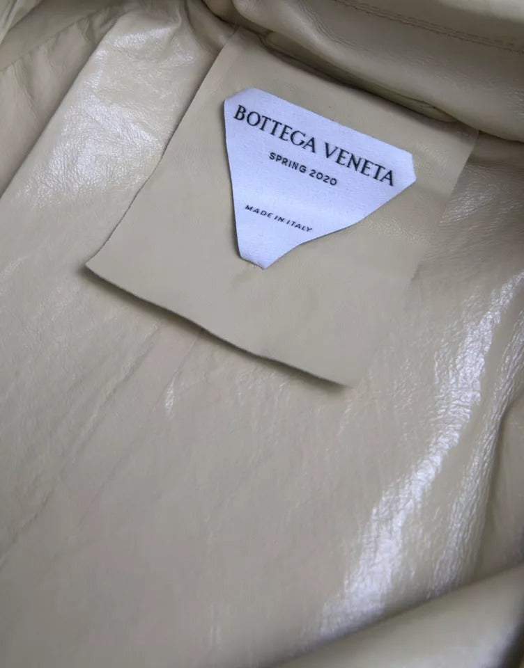Chaqueta gabardina de piel de cordero beige de Bottega Veneta