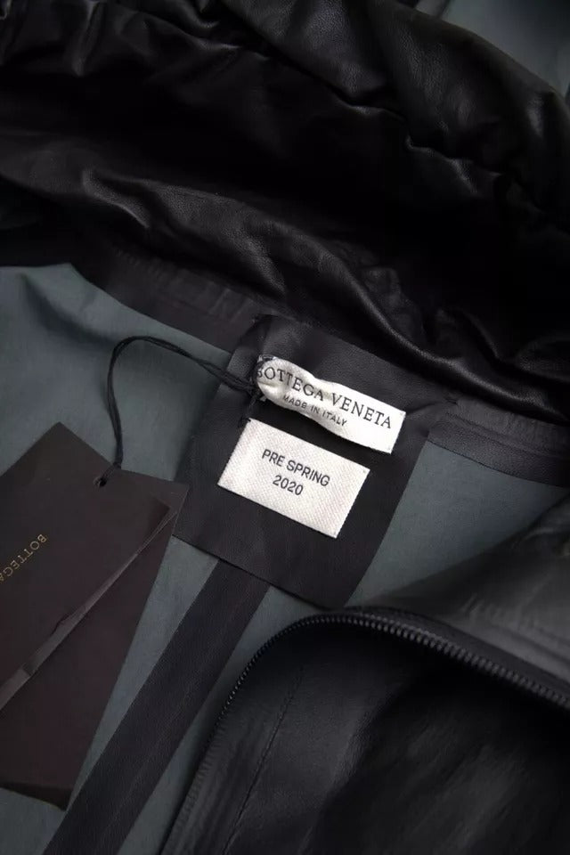 Chaqueta gabardina con capucha de cuero negro de Bottega Veneta para hombre