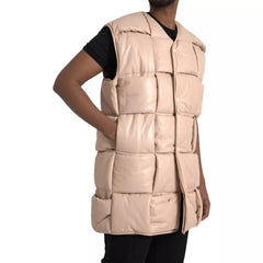 Chaqueta de piel de becerro acolchada beige sin mangas de Bottega Veneta