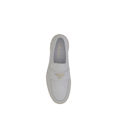 Mocasines con el logotipo de Prada