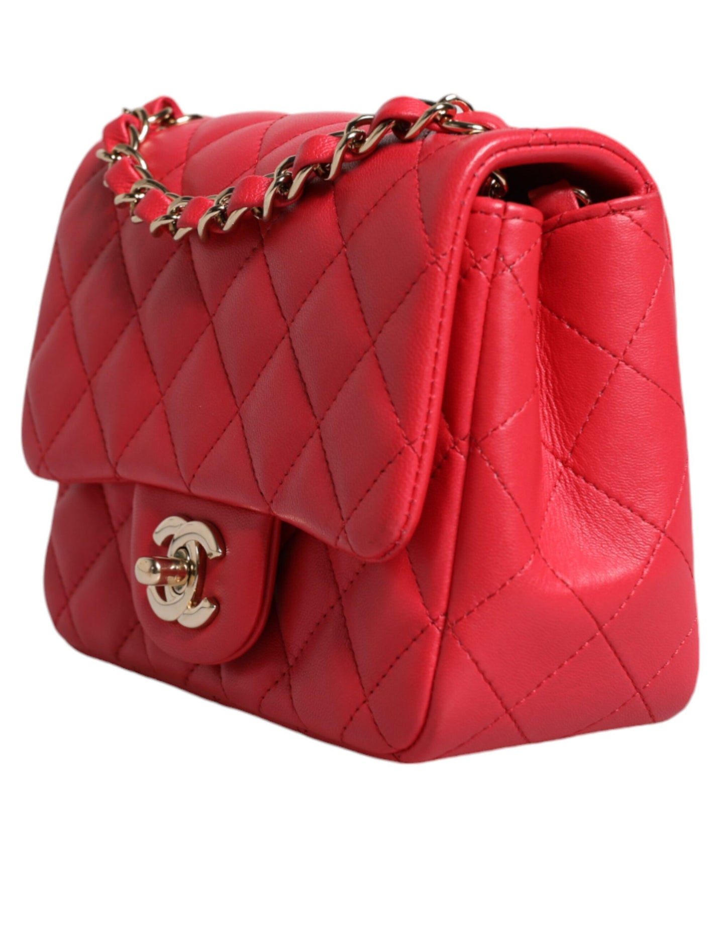 Minibolso Chanel de piel de cordero con cadena en color rosa Matelasse