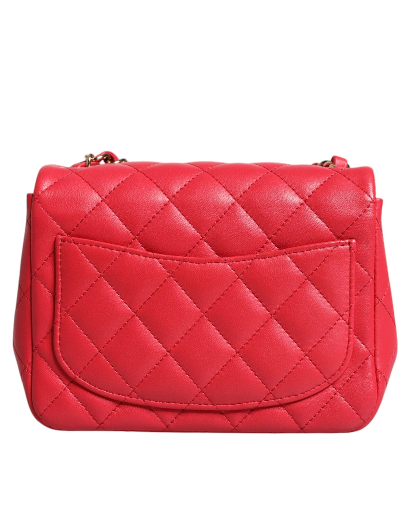 Minibolso Chanel de piel de cordero con cadena en color rosa Matelasse