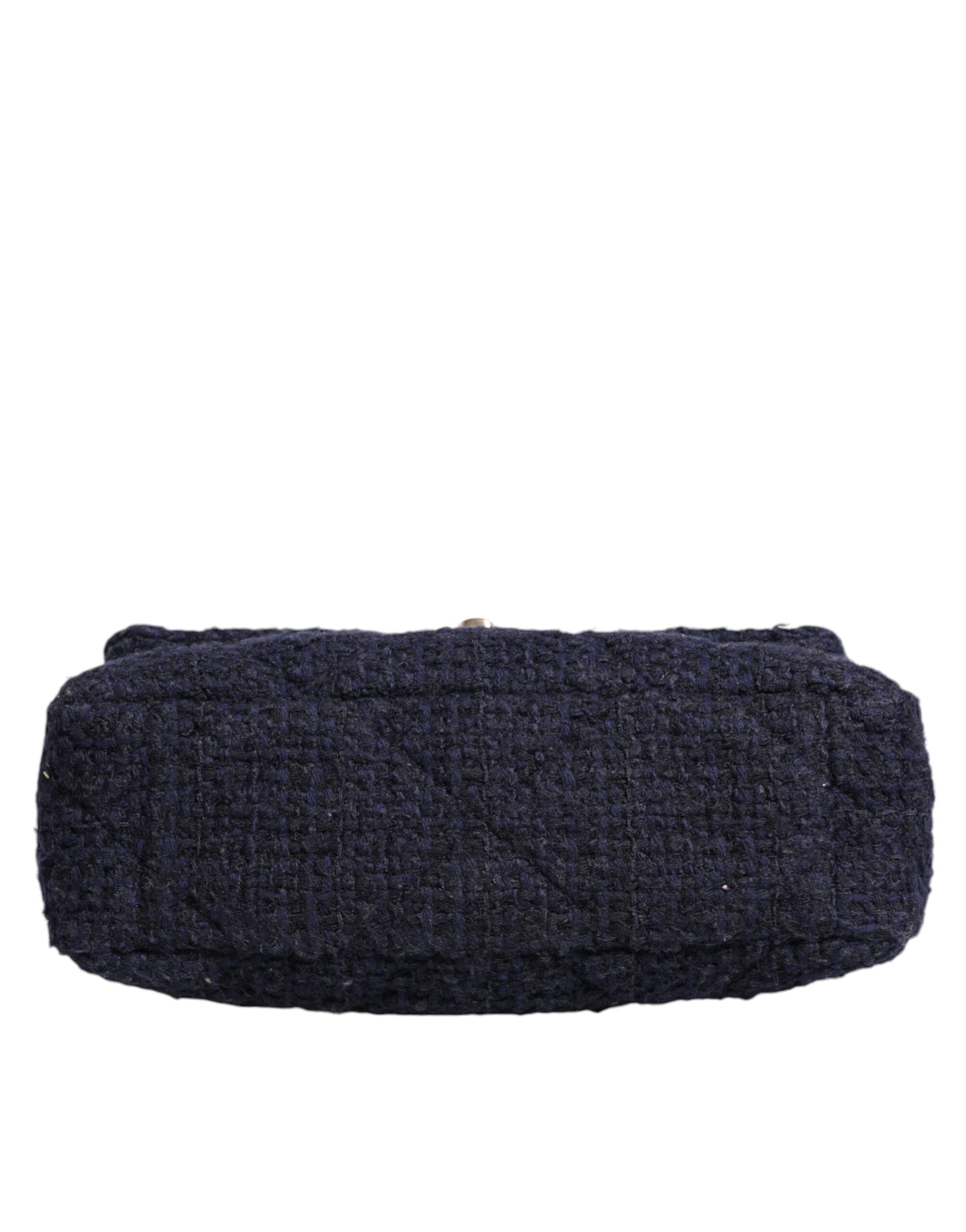 Bolso de hombro Chanel azul oscuro con solapa mediana de tweed CC con cadena dorada y gris