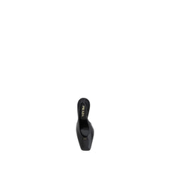 Zapatos de salón Prada de piel de becerro negra