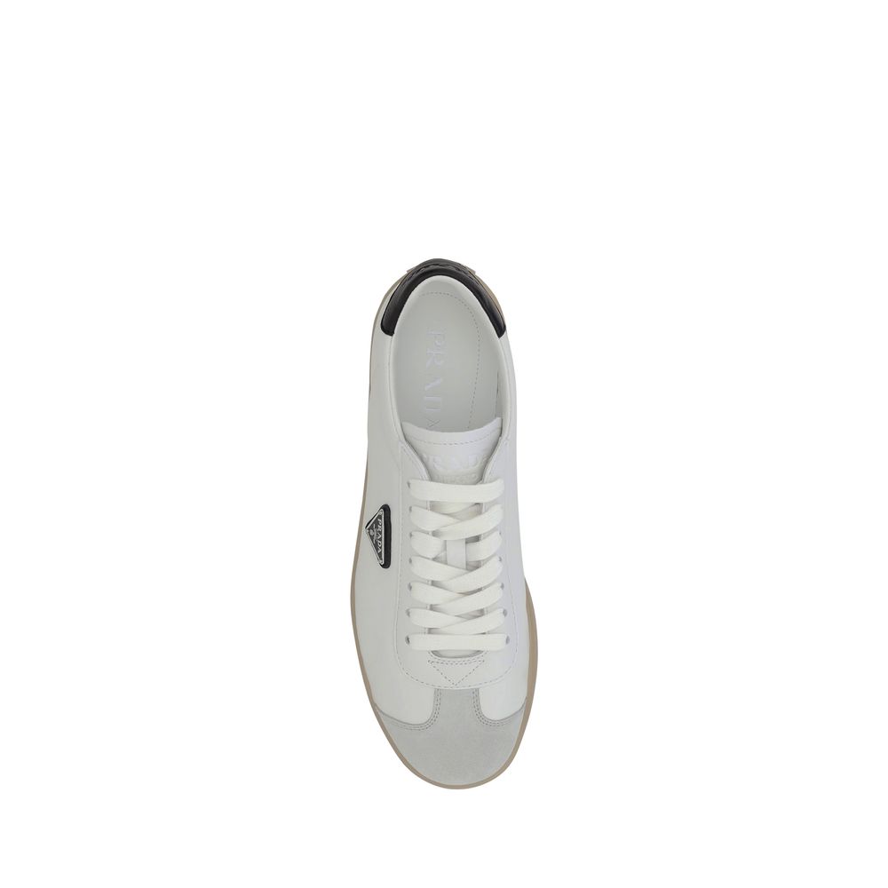 Zapatillas deportivas con el logotipo de Prada