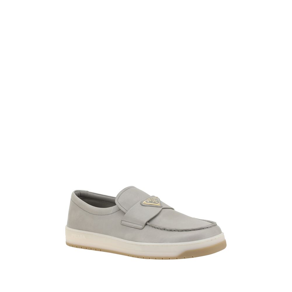 Mocasines con el logotipo de Prada