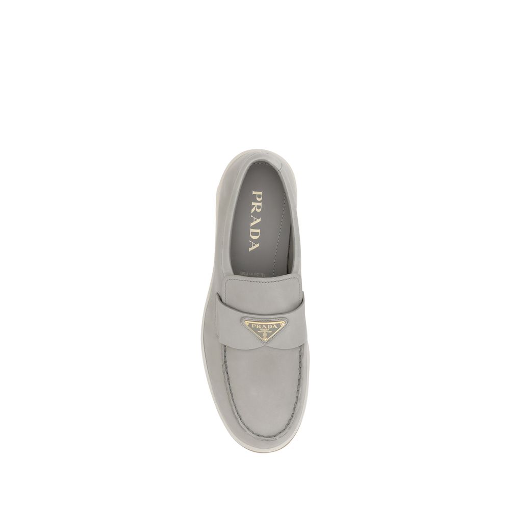 Mocasines con el logotipo de Prada