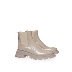 Botas de cuero gris chic de Alexander McQueen para pasos elegantes